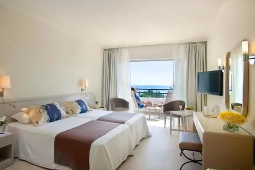 Louis Imperial Beach – Twin Room – Inland View or Sea View